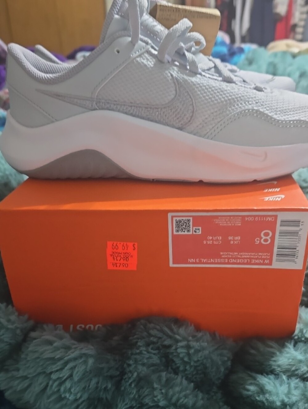 Nike White and Light Gray Athletic Sneakers - Picture 5 of 7